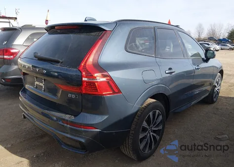 2025 Volvo Xc60 B5 Plus z USA, uszkodzony, nr VIN YV4M12RC4S1170850